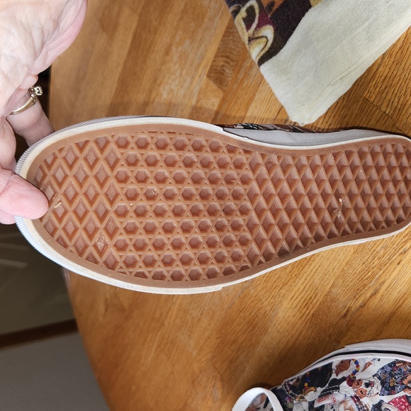 ASPCA Vans Off The Wall Tennis Shoes - Picture 16 of 16